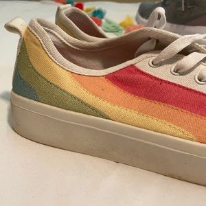 Rainbow canvas bobs